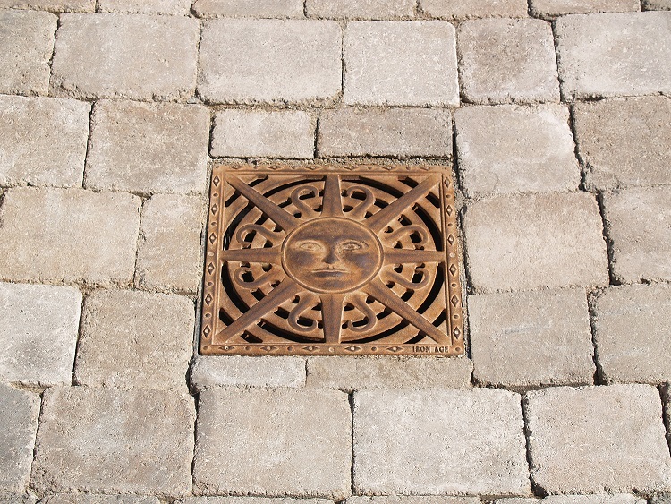 Iron Age drainage grate for commercial stormwater drainage system